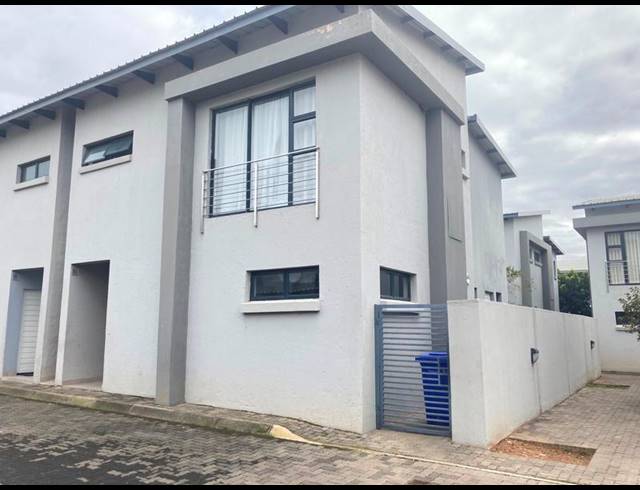 3 BEDROOM TOWNHOUSE FOR SALE IN EQUESTRIA